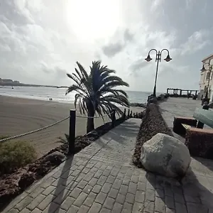 https://melenara-beach-and-salinetas-beach.in-canary-islands.com